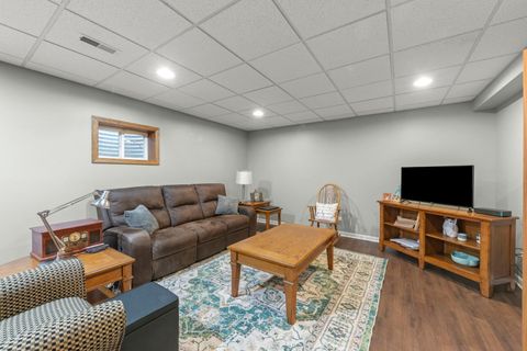 Tiny photo for 393 E 16th Place, Lombard, IL 60148 (MLS # 12520992)