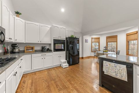 Tiny photo for 393 E 16th Place, Lombard, IL 60148 (MLS # 12520992)