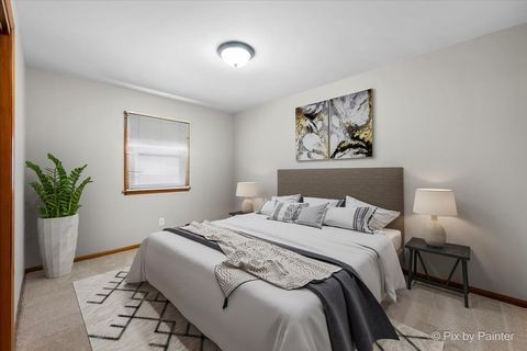 Tiny photo for 504 Princeton Drive, North Aurora, IL 60542 (MLS # 12540274)