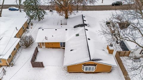 Tiny photo for 504 Princeton Drive, North Aurora, IL 60542 (MLS # 12540274)