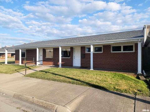 Photo of 119 W 2ND Street, Flora, IL 62839 (MLS # EB459745)