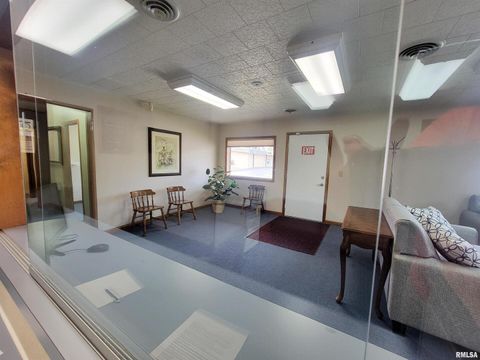 Tiny photo for 119 W 2ND Street, Flora, IL 62839 (MLS # EB459745)