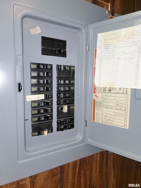 Tiny photo for 119 W 2ND Street, Flora, IL 62839 (MLS # EB459745)