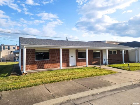 Tiny photo for 119 W 2ND Street, Flora, IL 62839 (MLS # EB459745)