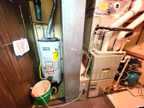 Tiny photo for 119 W 2ND Street, Flora, IL 62839 (MLS # EB459745)