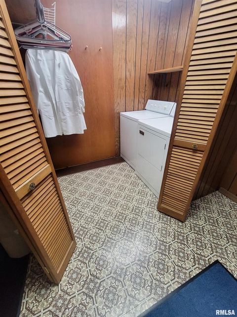 Tiny photo for 119 W 2ND Street, Flora, IL 62839 (MLS # EB459745)