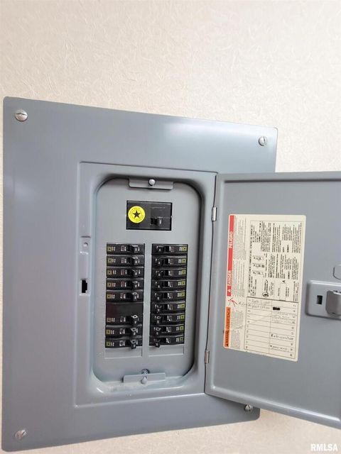 Tiny photo for 119 W 2ND Street, Flora, IL 62839 (MLS # EB459745)