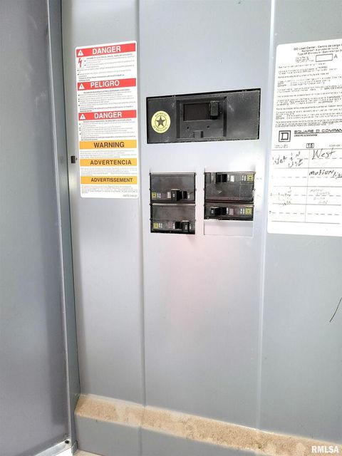 Tiny photo for 119 W 2ND Street, Flora, IL 62839 (MLS # EB459745)