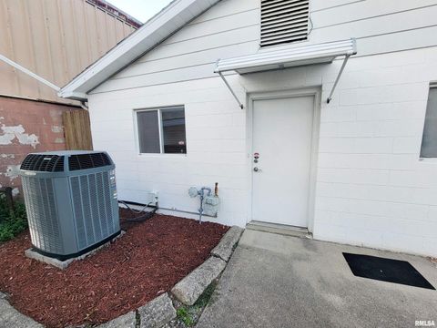 Tiny photo for 119 W 2ND Street, Flora, IL 62839 (MLS # EB459745)