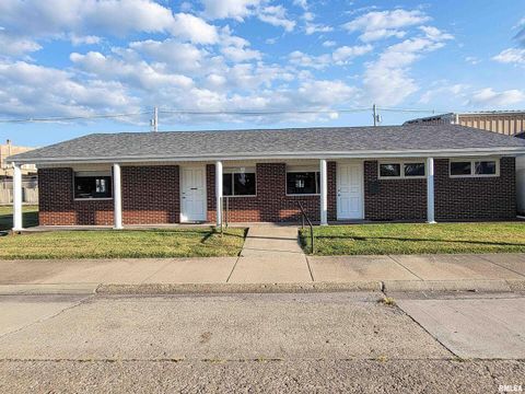 Tiny photo for 119 W 2ND Street, Flora, IL 62839 (MLS # EB459745)