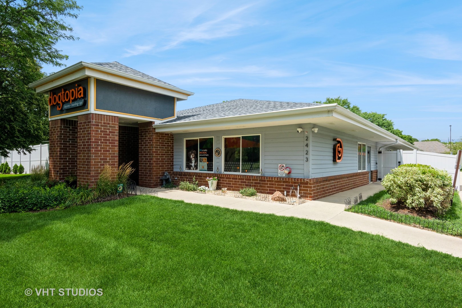 2423 Fargo Boulevard
