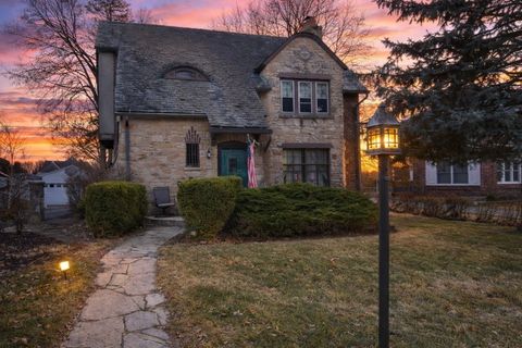 Photo of 1261 W Stephenson Street, Freeport, IL 61032 (MLS # 12593012)