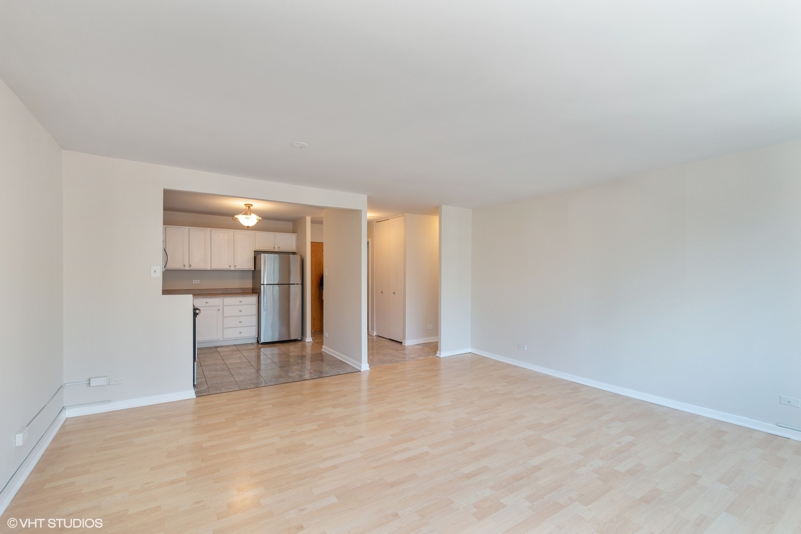 211 E Ohio Street 2207