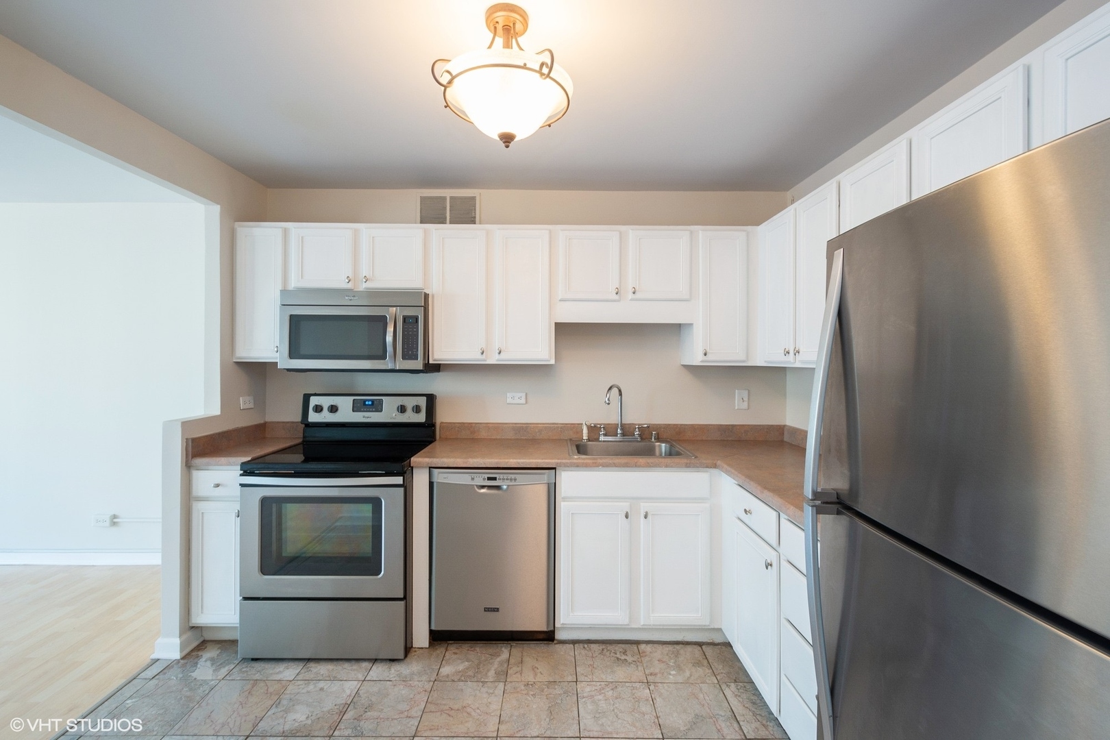 211 E Ohio Street 2207