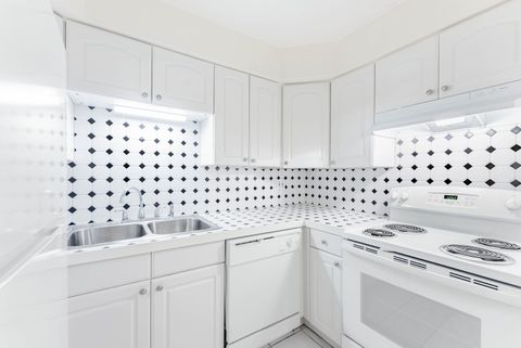 Tiny photo for 415 Wesley Avenue #24, Oak Park, IL 60302 (MLS # 12549513)