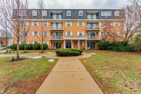 Photo of 415 Wesley Avenue #24, Oak Park, IL 60302 (MLS # 12549513)