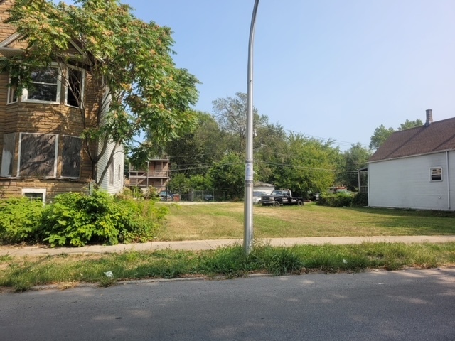 5943-45 S Loomis Boulevard