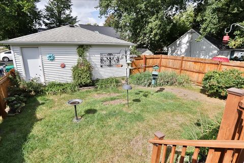 Tiny photo for 6 W Harding Road, Lombard, IL 60148 (MLS # 12477359)