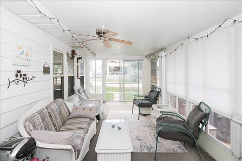 Tiny photo for 6 W Harding Road, Lombard, IL 60148 (MLS # 12477359)