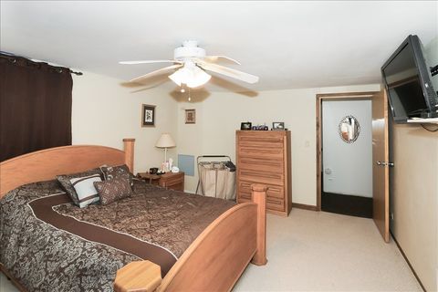 Tiny photo for 6 W Harding Road, Lombard, IL 60148 (MLS # 12477359)