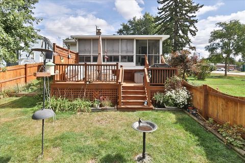 Tiny photo for 6 W Harding Road, Lombard, IL 60148 (MLS # 12477359)