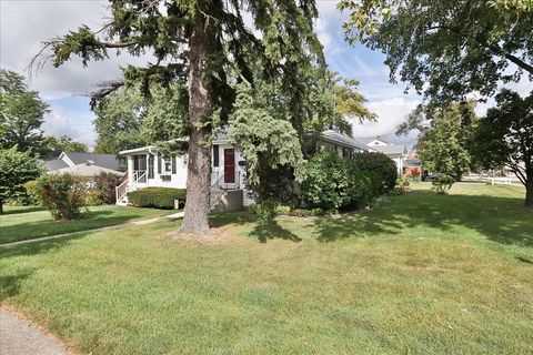 Tiny photo for 6 W Harding Road, Lombard, IL 60148 (MLS # 12477359)