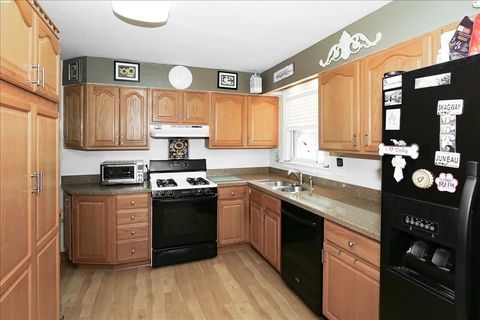 Tiny photo for 6 W Harding Road, Lombard, IL 60148 (MLS # 12477359)