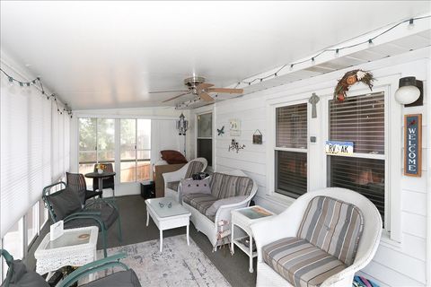 Tiny photo for 6 W Harding Road, Lombard, IL 60148 (MLS # 12477359)