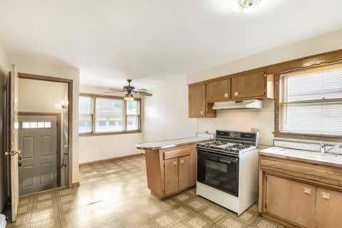 Tiny photo for 10749 S Rockwell Street, Chicago, IL 60655 (MLS # 12658199)
