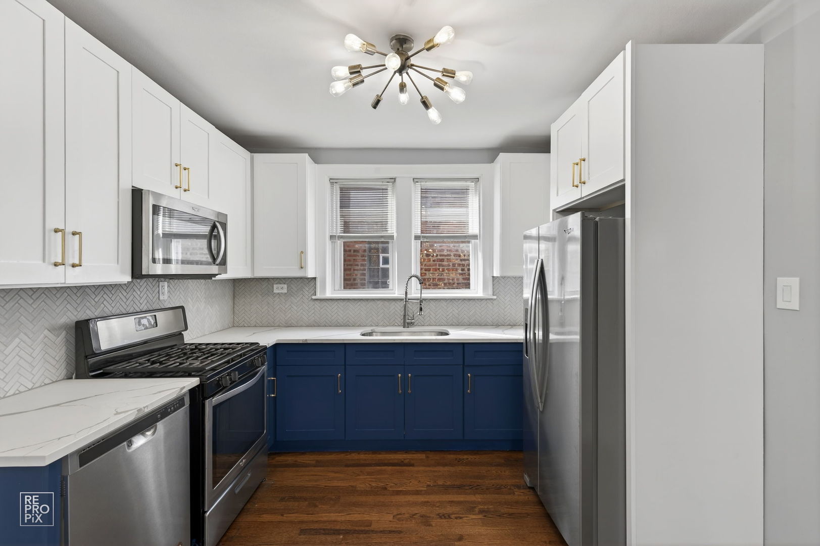 6030 S Mayfield Avenue