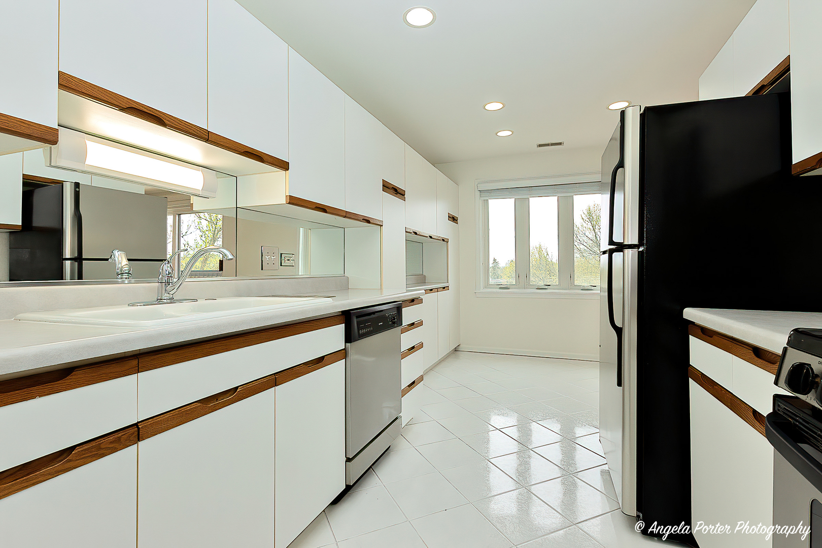300 E Dundee Road 402