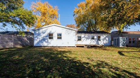 Tiny photo for 1811 E Lincoln Street, Bloomington, IL 61701 (MLS # 12515000)