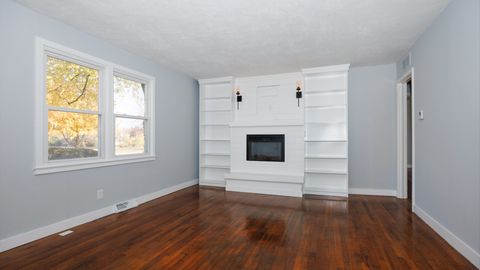 Tiny photo for 1811 E Lincoln Street, Bloomington, IL 61701 (MLS # 12515000)