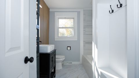 Tiny photo for 1811 E Lincoln Street, Bloomington, IL 61701 (MLS # 12515000)