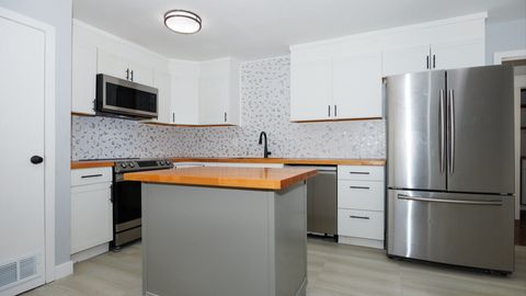 Tiny photo for 1811 E Lincoln Street, Bloomington, IL 61701 (MLS # 12515000)