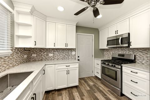 Tiny photo for 925 Lindenwood Drive, Aurora, IL 60506 (MLS # 12566513)