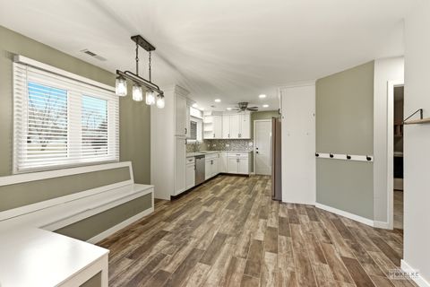 Tiny photo for 925 Lindenwood Drive, Aurora, IL 60506 (MLS # 12566513)