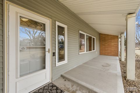 Tiny photo for 925 Lindenwood Drive, Aurora, IL 60506 (MLS # 12566513)