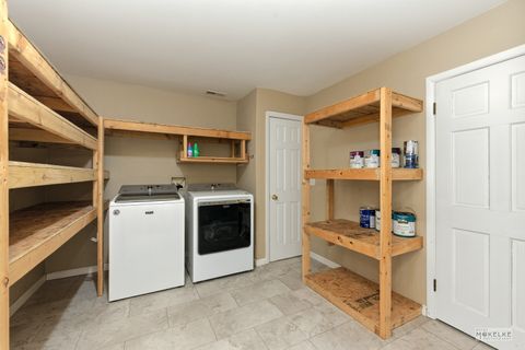 Tiny photo for 925 Lindenwood Drive, Aurora, IL 60506 (MLS # 12566513)