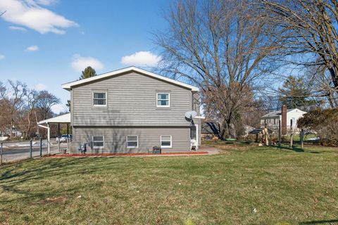 Tiny photo for 6606 Silver Lake Road, Cary, IL 60013 (MLS # 12529186)