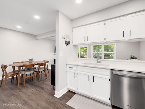 Tiny photo for 718 N Tamarac Boulevard, Addison, IL 60101 (MLS # 12658038)