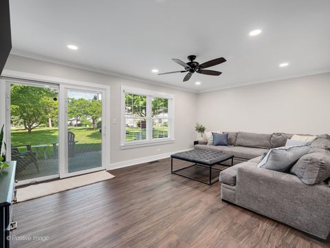 Tiny photo for 718 N Tamarac Boulevard, Addison, IL 60101 (MLS # 12658038)