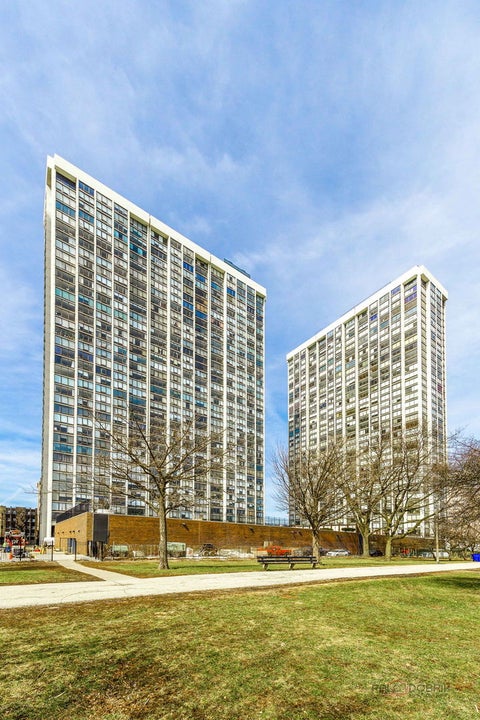 Photo of 5445 N Sheridan Road #3805, Chicago, IL 60640 (MLS # 12753732)