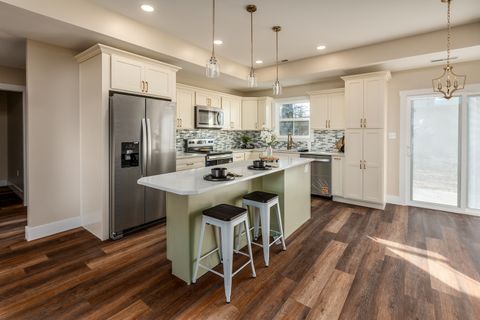 Tiny photo for 1200 S Vicksburg Street, Marion, IL 62959 (MLS # 12565653)