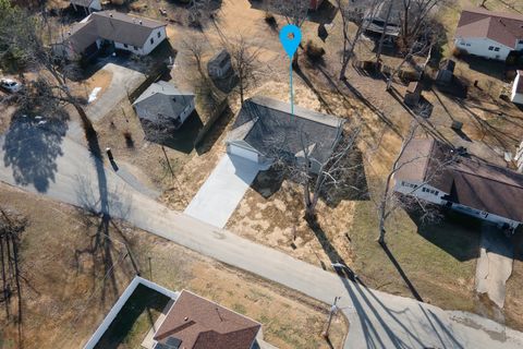 Tiny photo for 1200 S Vicksburg Street, Marion, IL 62959 (MLS # 12565653)