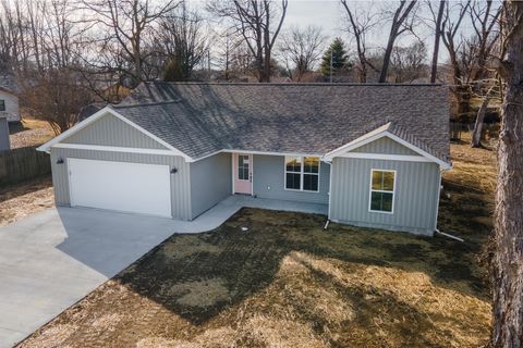 Tiny photo for 1200 S Vicksburg Street, Marion, IL 62959 (MLS # 12565653)