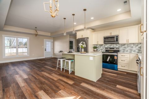 Tiny photo for 1200 S Vicksburg Street, Marion, IL 62959 (MLS # 12565653)