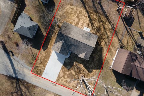 Tiny photo for 1200 S Vicksburg Street, Marion, IL 62959 (MLS # 12565653)