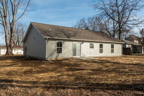 Tiny photo for 1200 S Vicksburg Street, Marion, IL 62959 (MLS # 12565653)