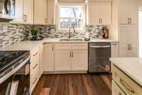 Tiny photo for 1200 S Vicksburg Street, Marion, IL 62959 (MLS # 12565653)